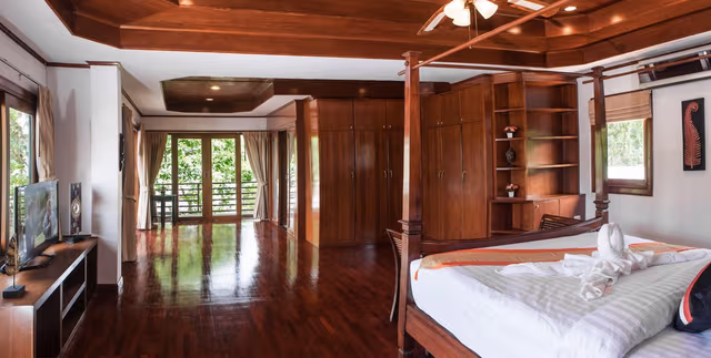 4 Bedroom Villa with Pool Table (Villa II)