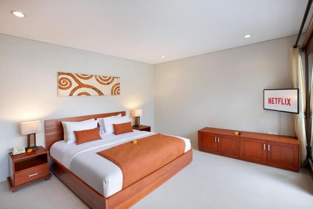 Three Bedroom Villa with Private Pool and Bathtub