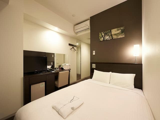 Single Room - Non-Smoking
