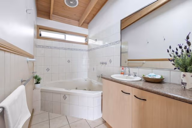 Deluxe Apartment, 2 Bedrooms, Non Smoking, Kitchen (Deluxe Spa Cottage 2)