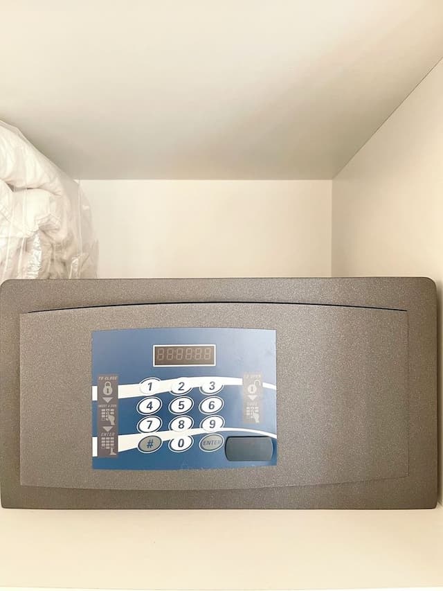 Triple Room, Non Smoking, Private Bathroom