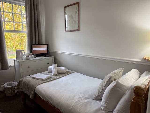 Economy Single Room, Shared Bathroom