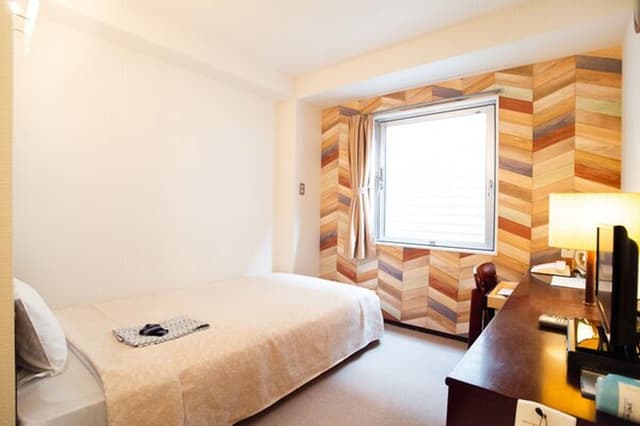 Single Room - Smoking