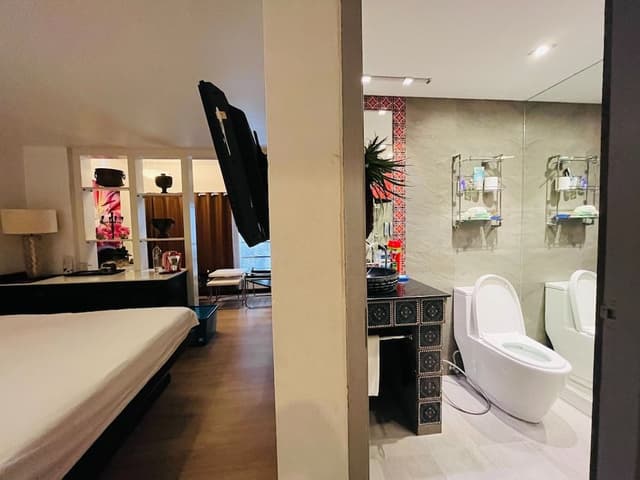 Jacuzzi Suite Room