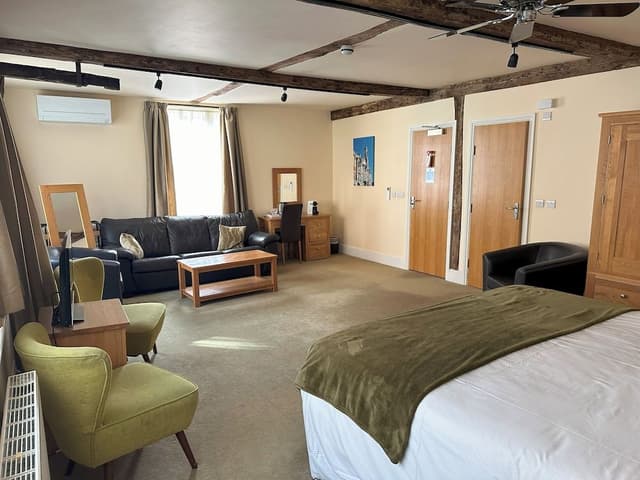 Deluxe Double Suite