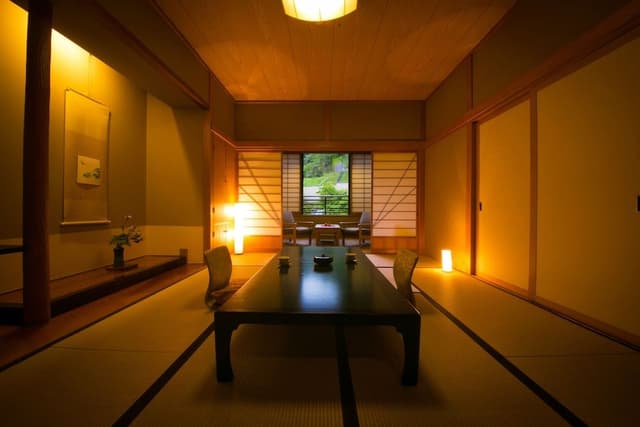 Japanese Style Room (Shirakikan)
