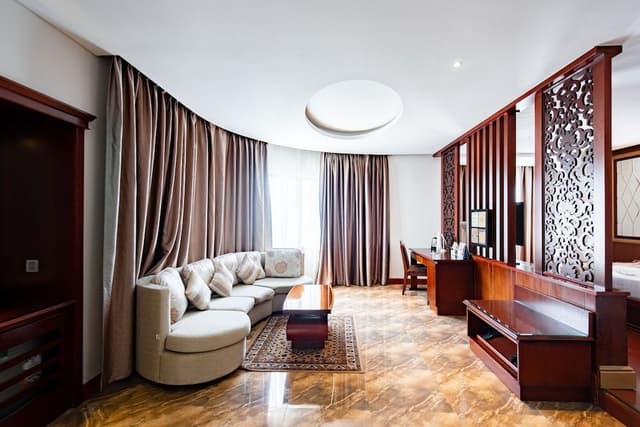 Executive Suite, City View