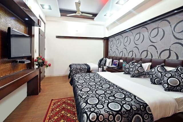 Standard Triple Room, Multiple Beds, Non Smoking, City View