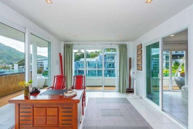 Penthouse 2-Bedroom Suite with Sea View
