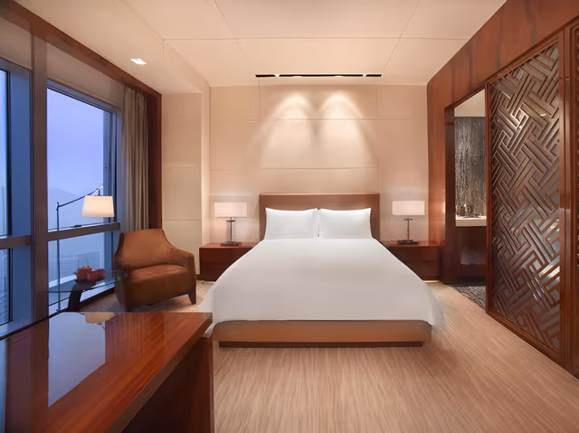 Club King Room