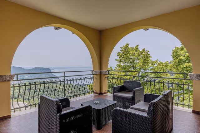 Panoramic Apartment, Lake View