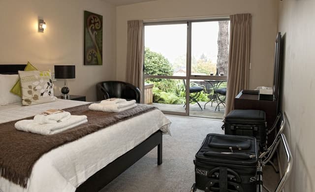 Standard Room, 1 Queen Bed, Balcony