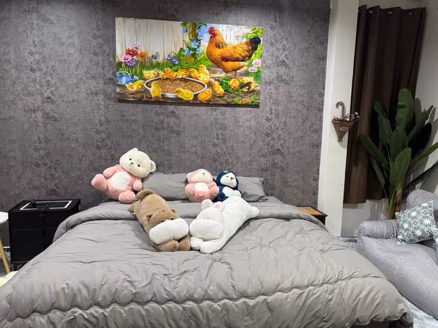 Family Room (2 Adults + 2 Children)