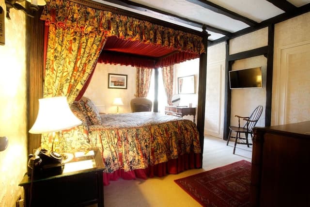 Double Room (Four Poster)