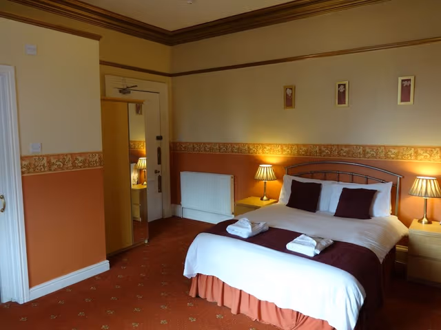 Family Room, Ensuite (Room4)