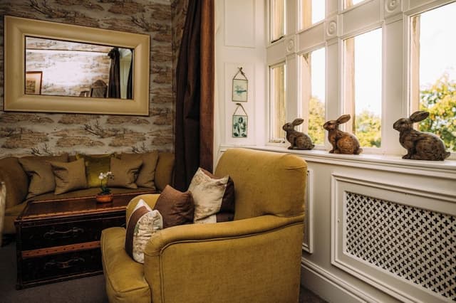 Room, 1 King Bed (Tudor Suite)