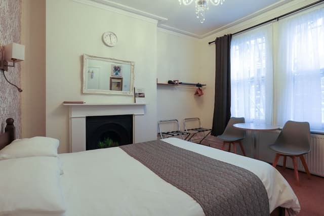 King Room, Ensuite