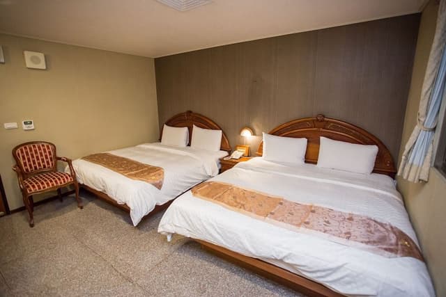 Deluxe Quadruple Room