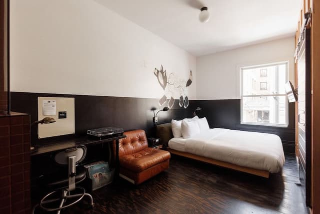King Suite (Self Check-in)