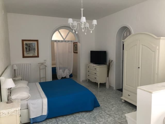 Suite, Balcony