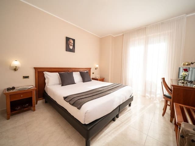 Superior Triple Room (Letto Matrimoniale e 1 Letto Singolo)