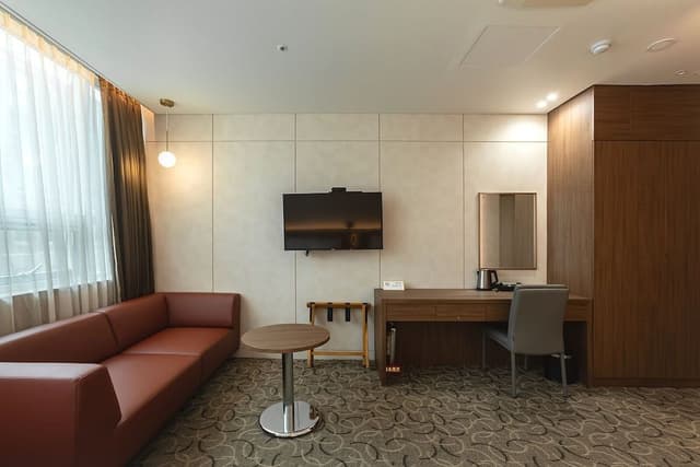 Deluxe Family Room