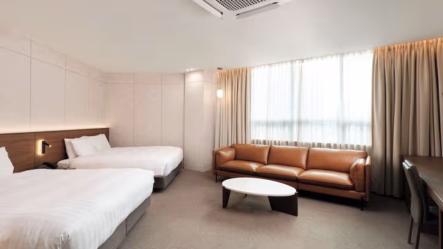 Deluxe Family Room