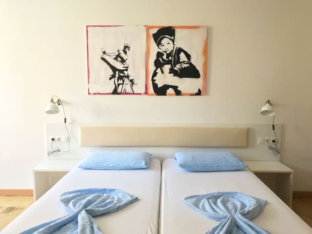 Standard Room, 2 Twin Beds, Non Smoking, Shared Bathroom