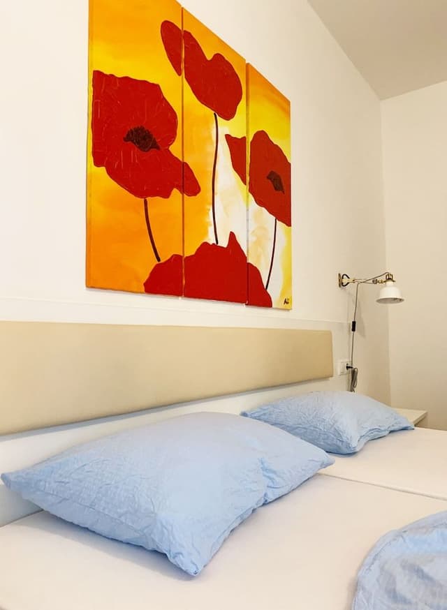Standard Room, 2 Twin Beds, Non Smoking, Shared Bathroom