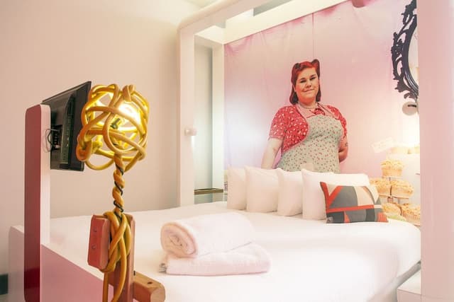 Double Room, No Windows