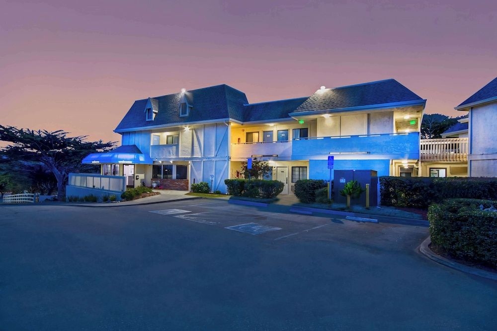 Motel 6 Monterey Marina3