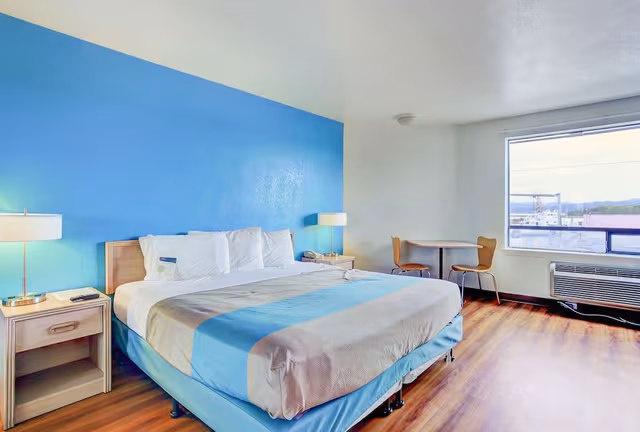 Standard Suite, 1 King Bed, Non Smoking