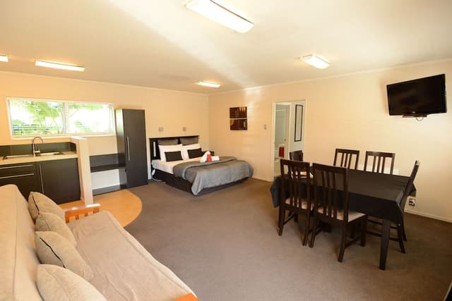 Family Room (1 BEDROOM FAMILY SPA UNIT)