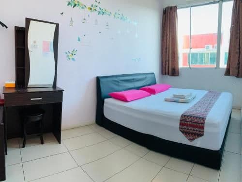King Room with Shared Bathroom