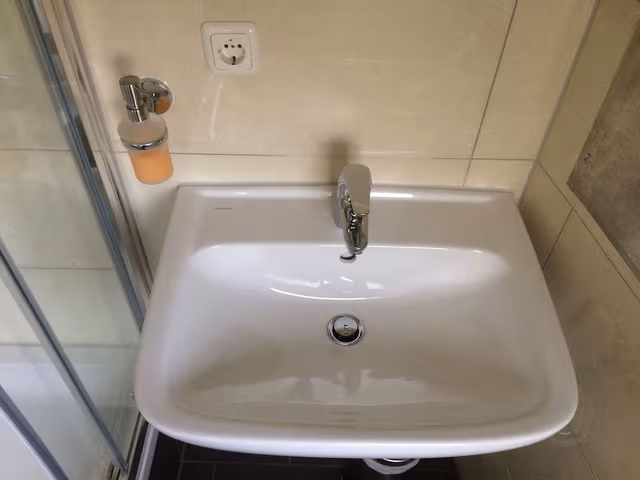 Single Room, Shared Bathroom