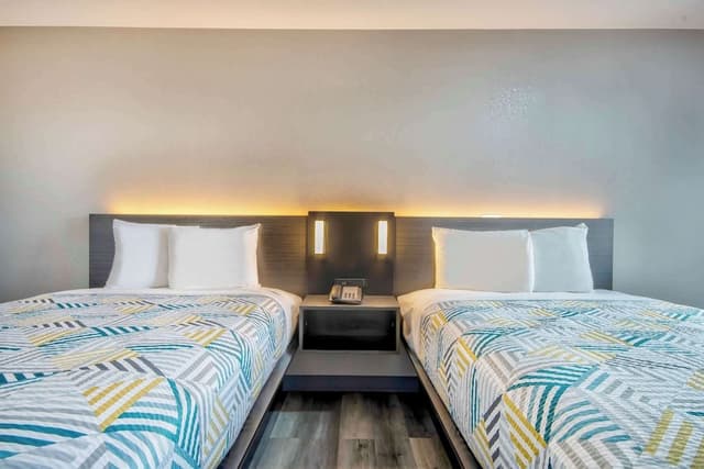 Deluxe Room, 2 Double Beds, Non Smoking