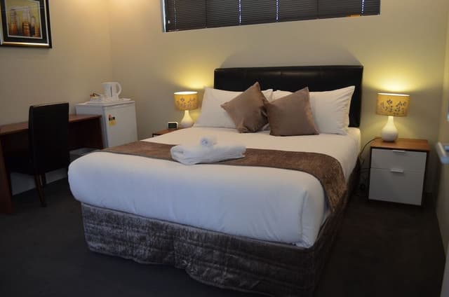 Deluxe Room, Non Smoking (Deluxe Queen Room)