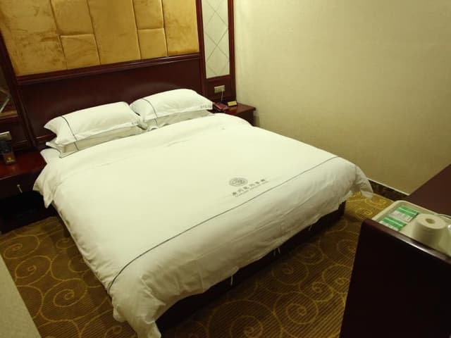 Superior King Bed