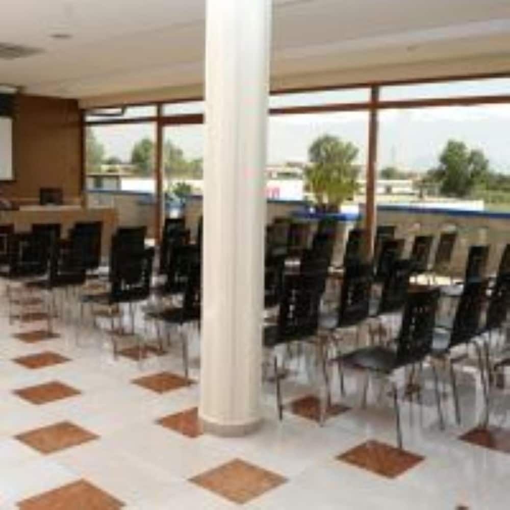 Tea Palace Hotel4