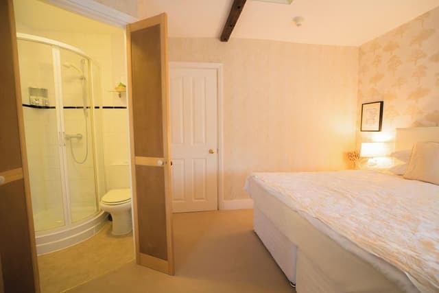 Double Room, Ensuite (Room 6)