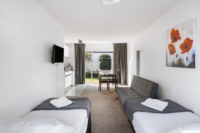One Bedroom Apartment