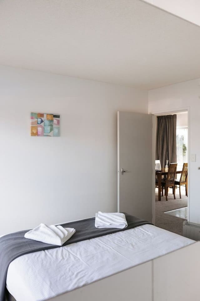 One Bedroom Apartment