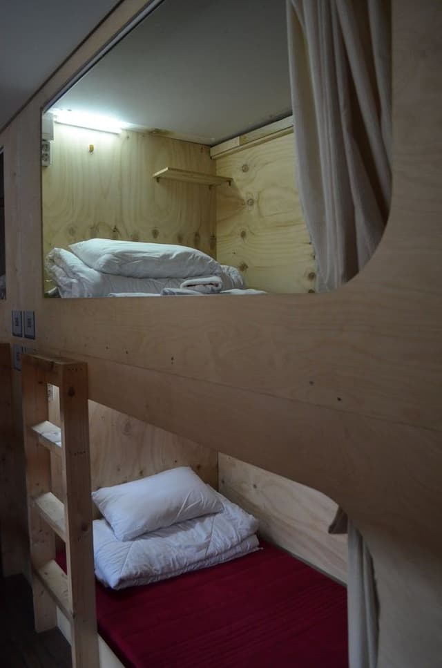 Capsule Bed-Female Only (Foreigners Only)