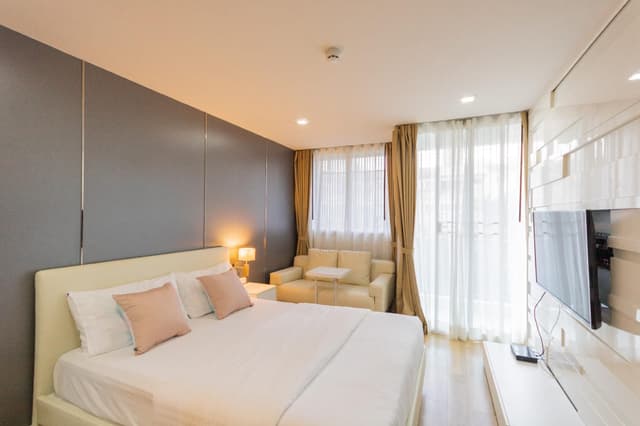 One Bedroom Suite