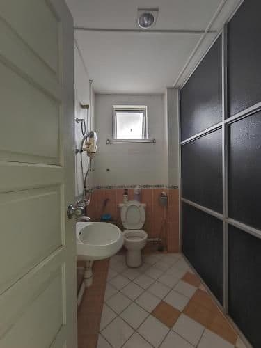 Twin Room with Shared Bathroom