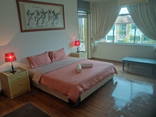 Bungalow Room