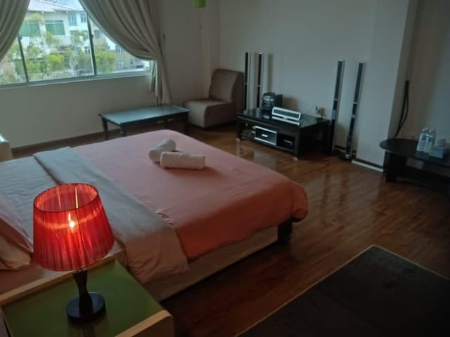 Bungalow Room