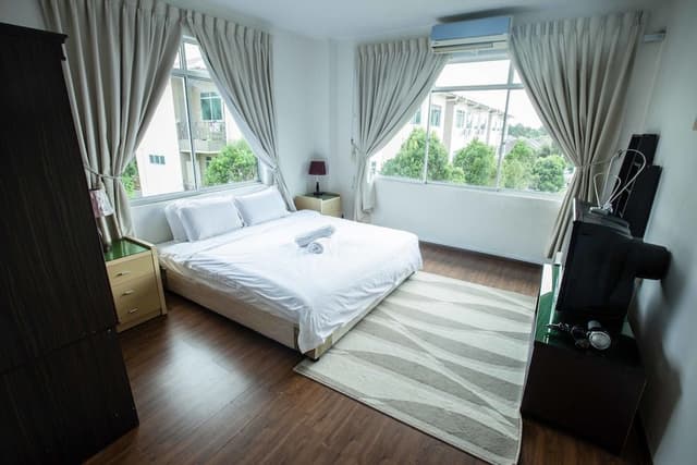 Exclusive Apartment, Multiple Bedrooms, Non Smoking, Pool View