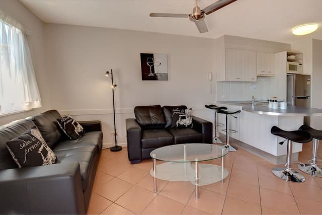 2 Bedrooms Apartment