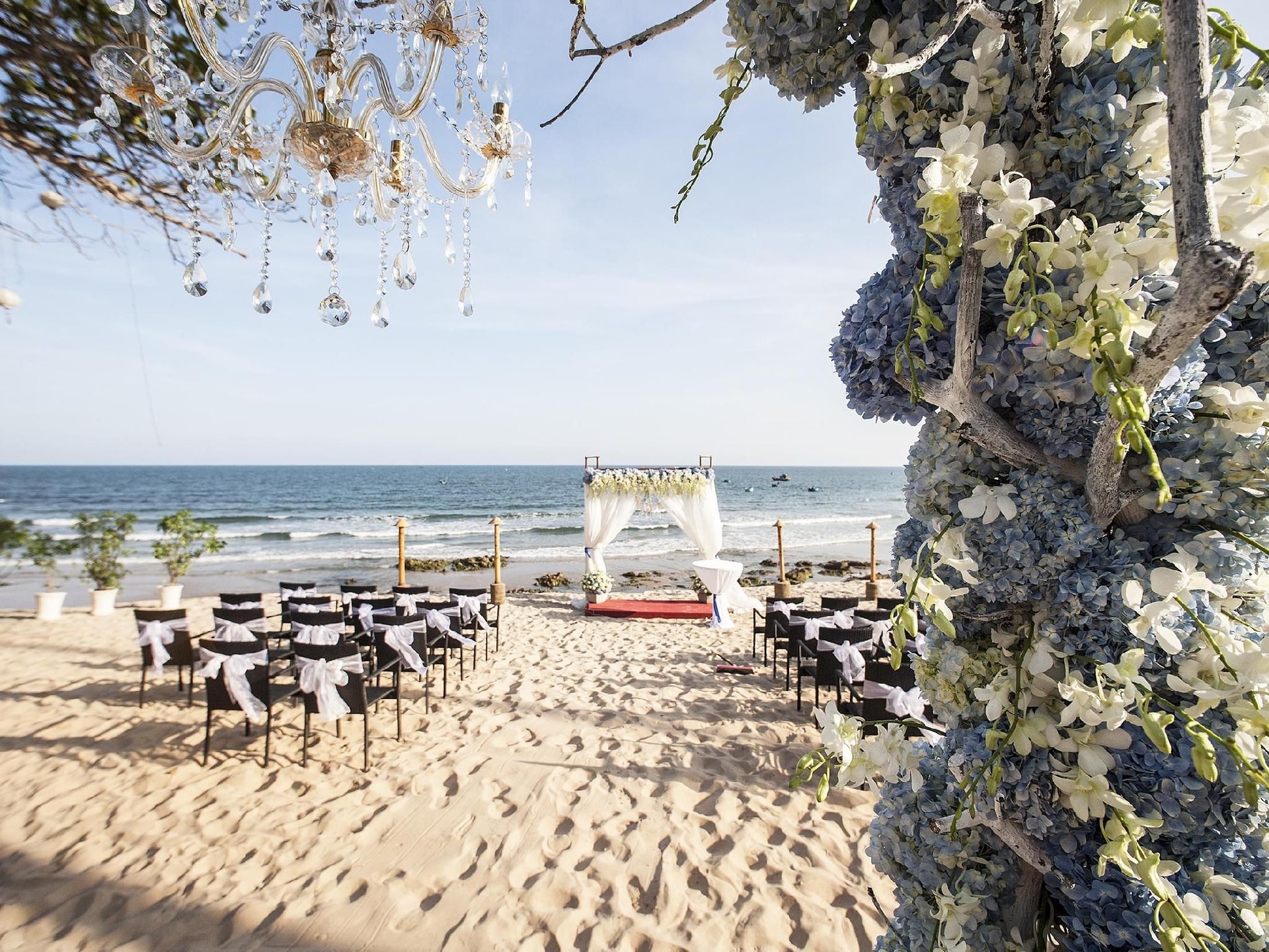 อโรมา บีช รีสอร์ท แอนด์ สปา (Aroma Beach Resort and Spa)2